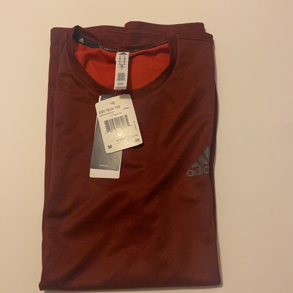 🔥Sold🔥MEN ADIDAS ESS TECH TEE MEDIUM - Picture 2 of 10